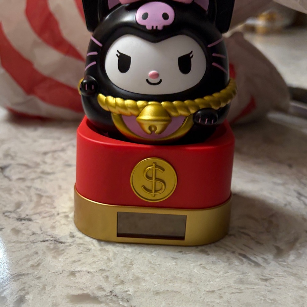 Kuromi solar power lucky cat toy
